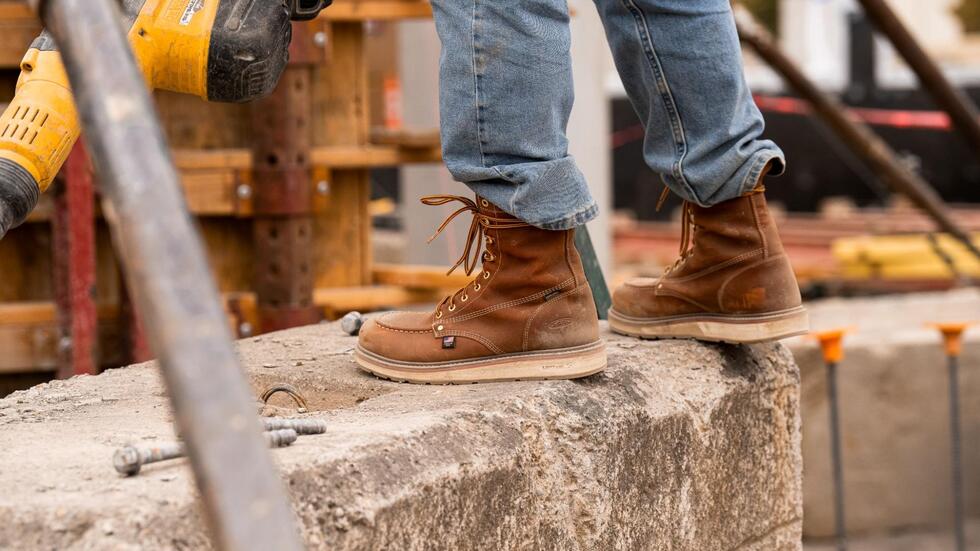 files/Most-Comfortable-Steel-Toe-Shoes_fdbf4778-4bea-4c0e-a7c3-00fa8fe7c7d7.jpg